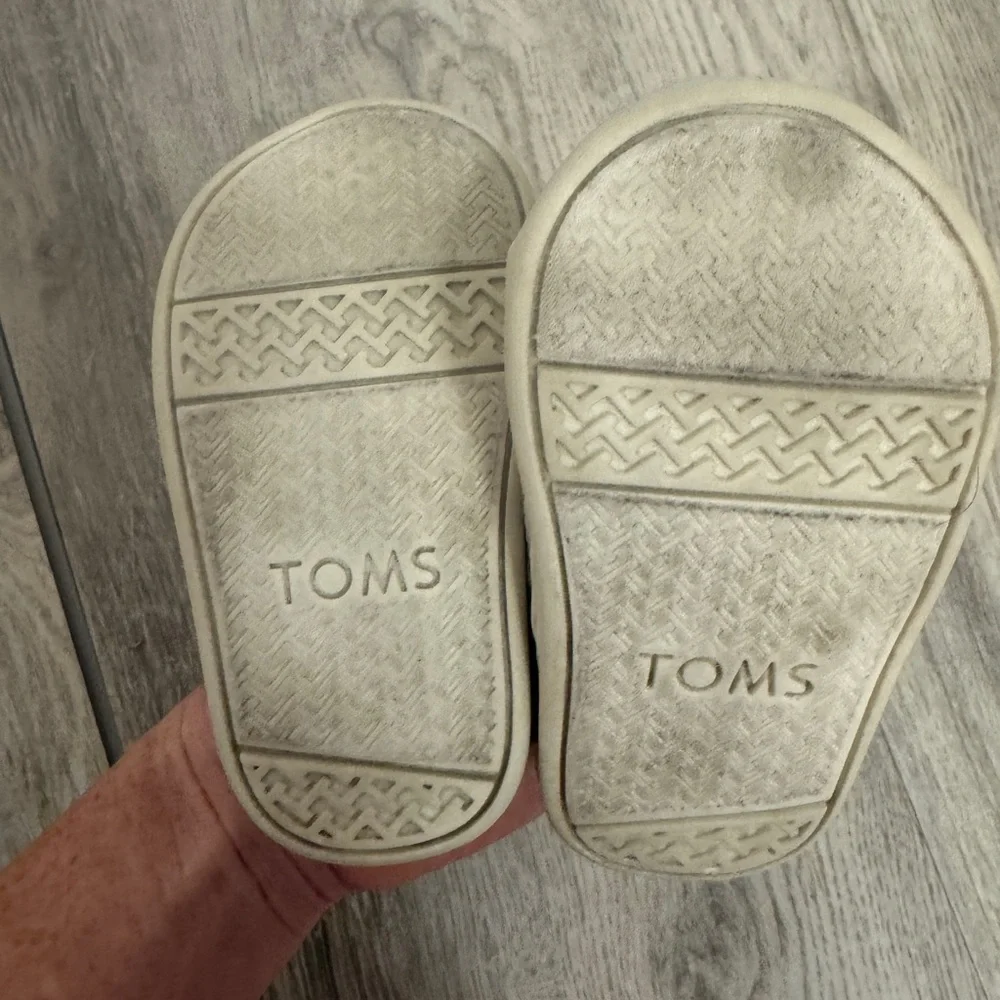 Toms Cream Baby Walker Shoes with Disney Princess Design